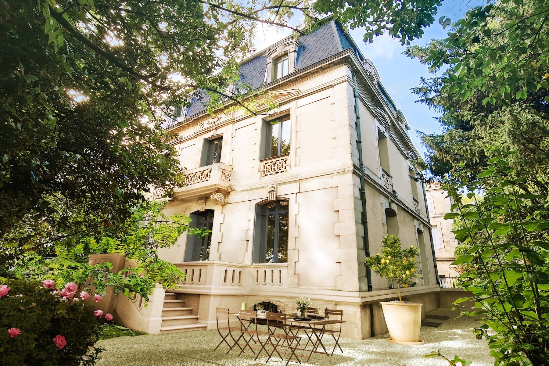 mansion 10 Rooms for sale on MONTPELLIER (34000)
