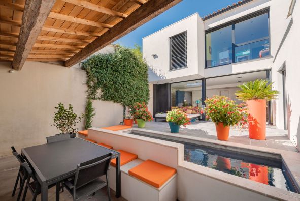 Vente Maison Saint-Laurent-d'Aigouze 5&nbsp;Pièces 145&nbsp;m²
