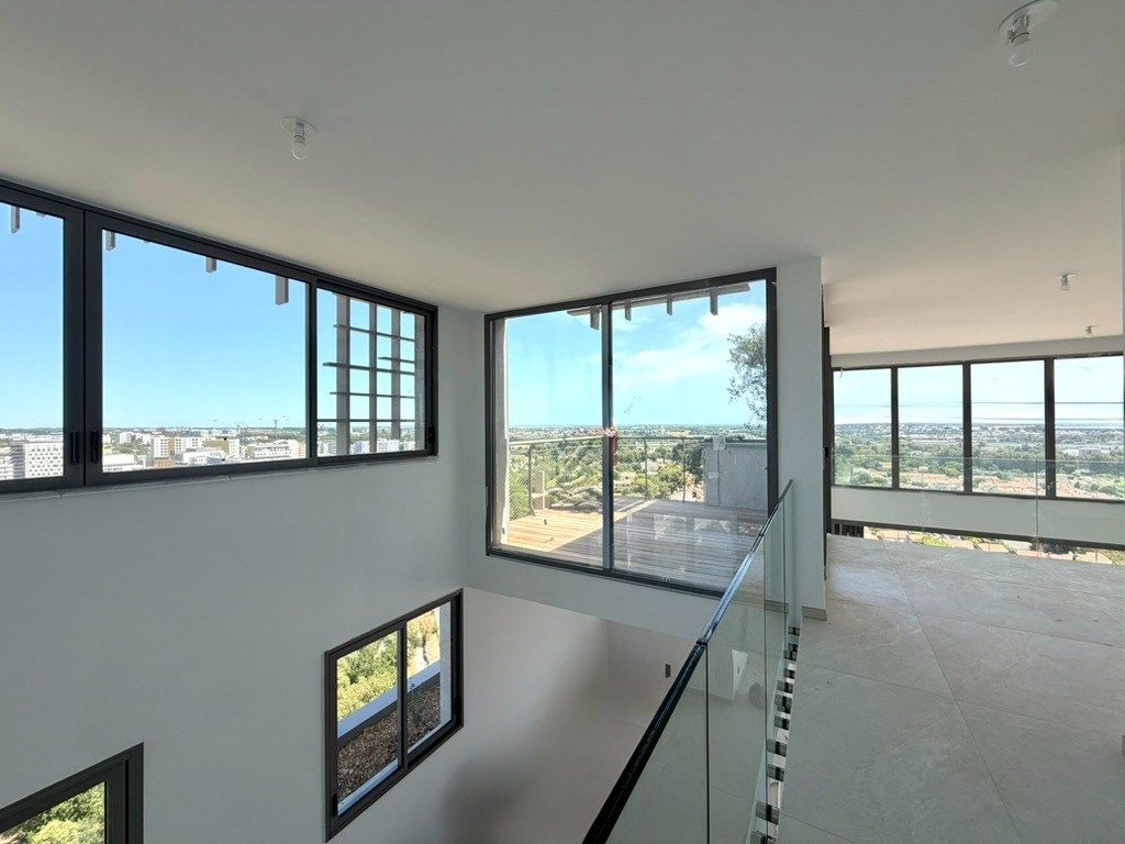 apartment 5 Rooms for sale on MONTPELLIER (34000)