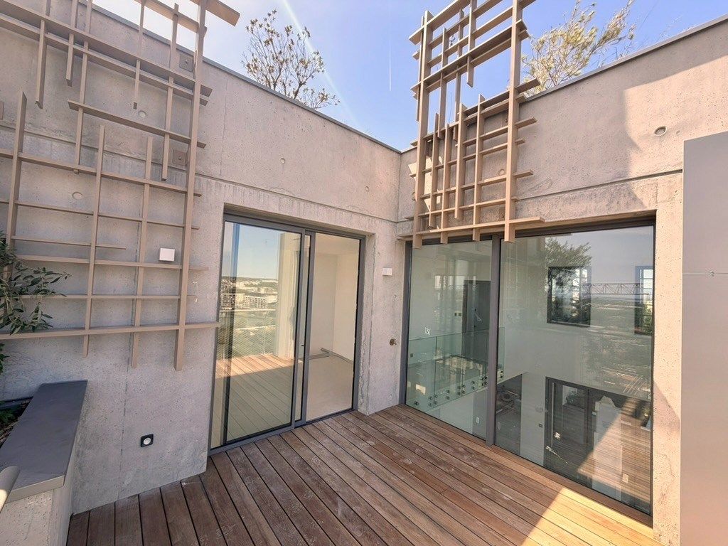 apartment 5 Rooms for sale on MONTPELLIER (34000)