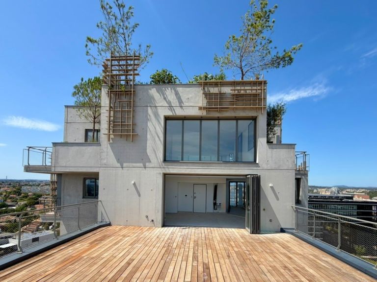 apartment 5 Rooms for sale on MONTPELLIER (34000)