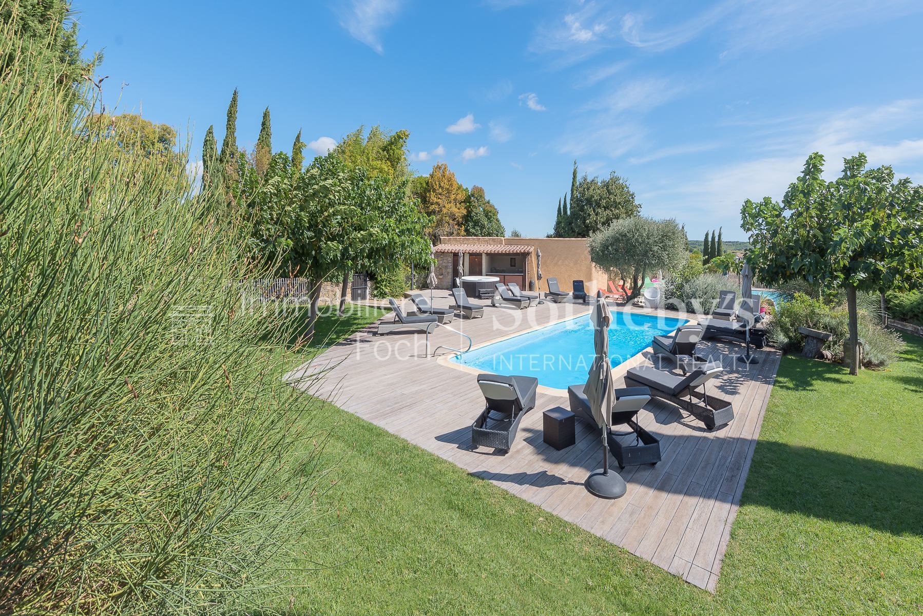 propriété 30 Pièces en vente sur PEZENAS (34120)