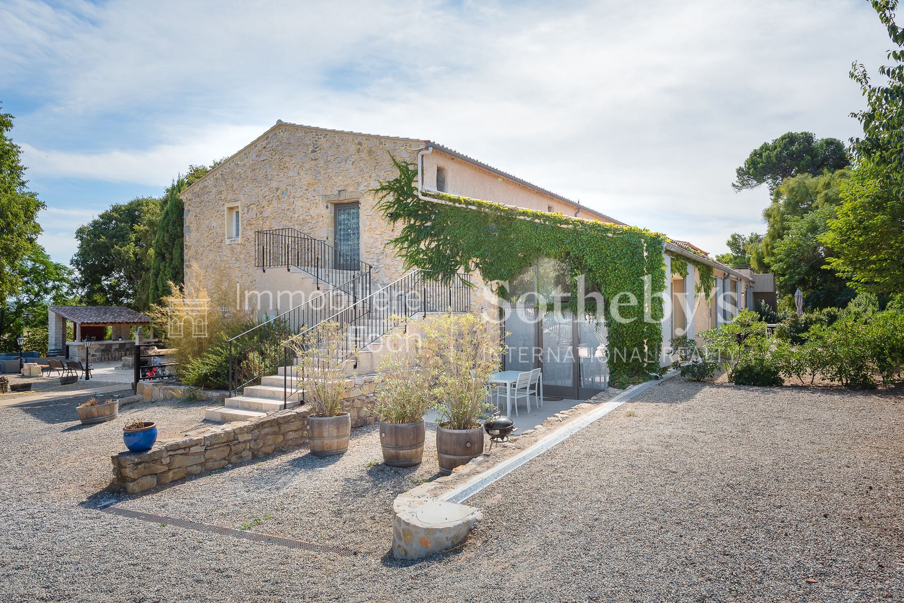 propriété 30 Pièces en vente sur PEZENAS (34120)