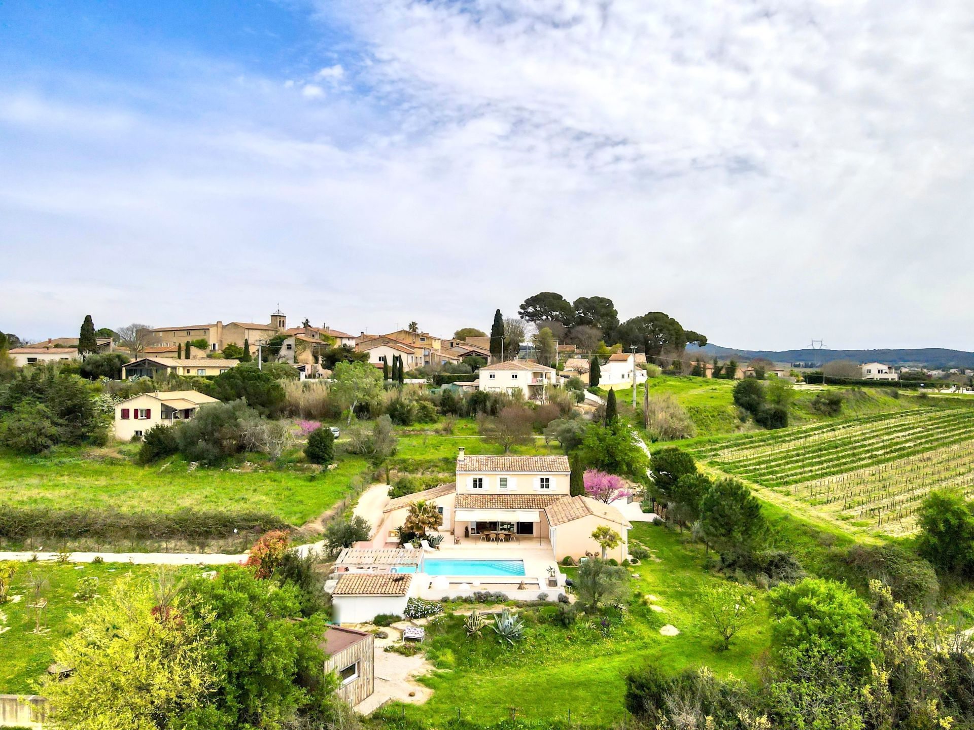 house 6 Rooms for sale on PEZENAS (34120)