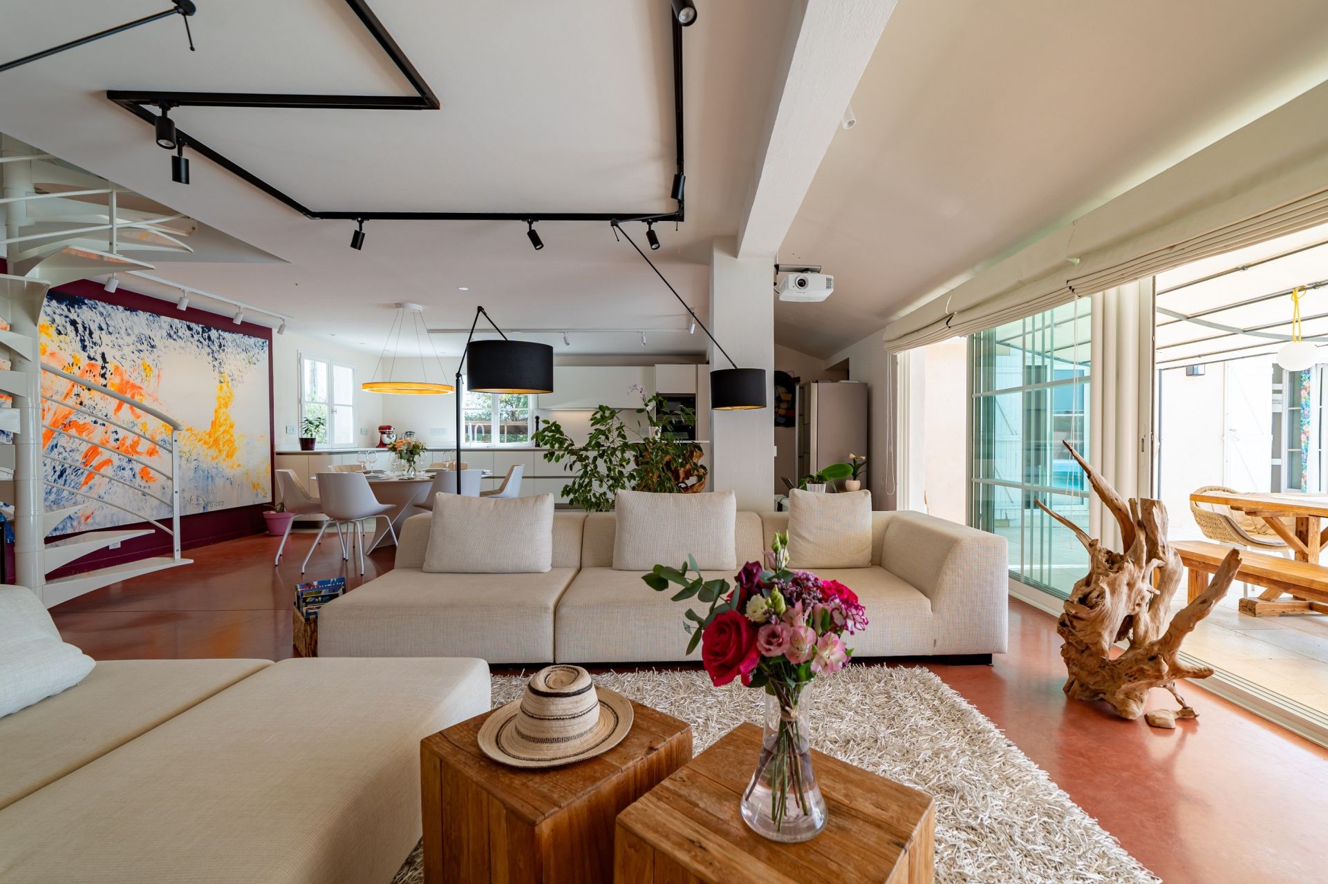 house 6 Rooms for sale on PEZENAS (34120)