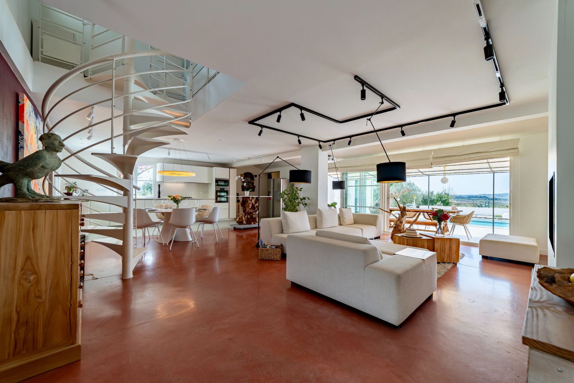 house 6 Rooms for sale on PEZENAS (34120)