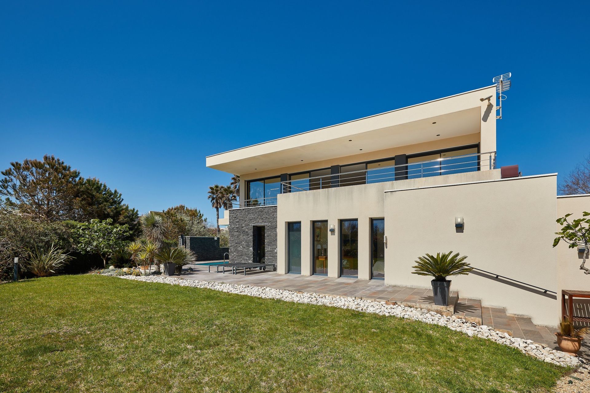 house 6 Rooms for sale on SETE (34200)