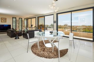 house 6 Rooms for sale on SETE (34200)