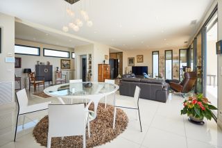 house 6 Rooms for sale on SETE (34200)