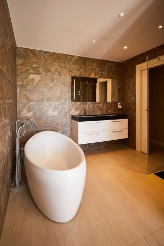 house 6 Rooms for sale on SETE (34200)
