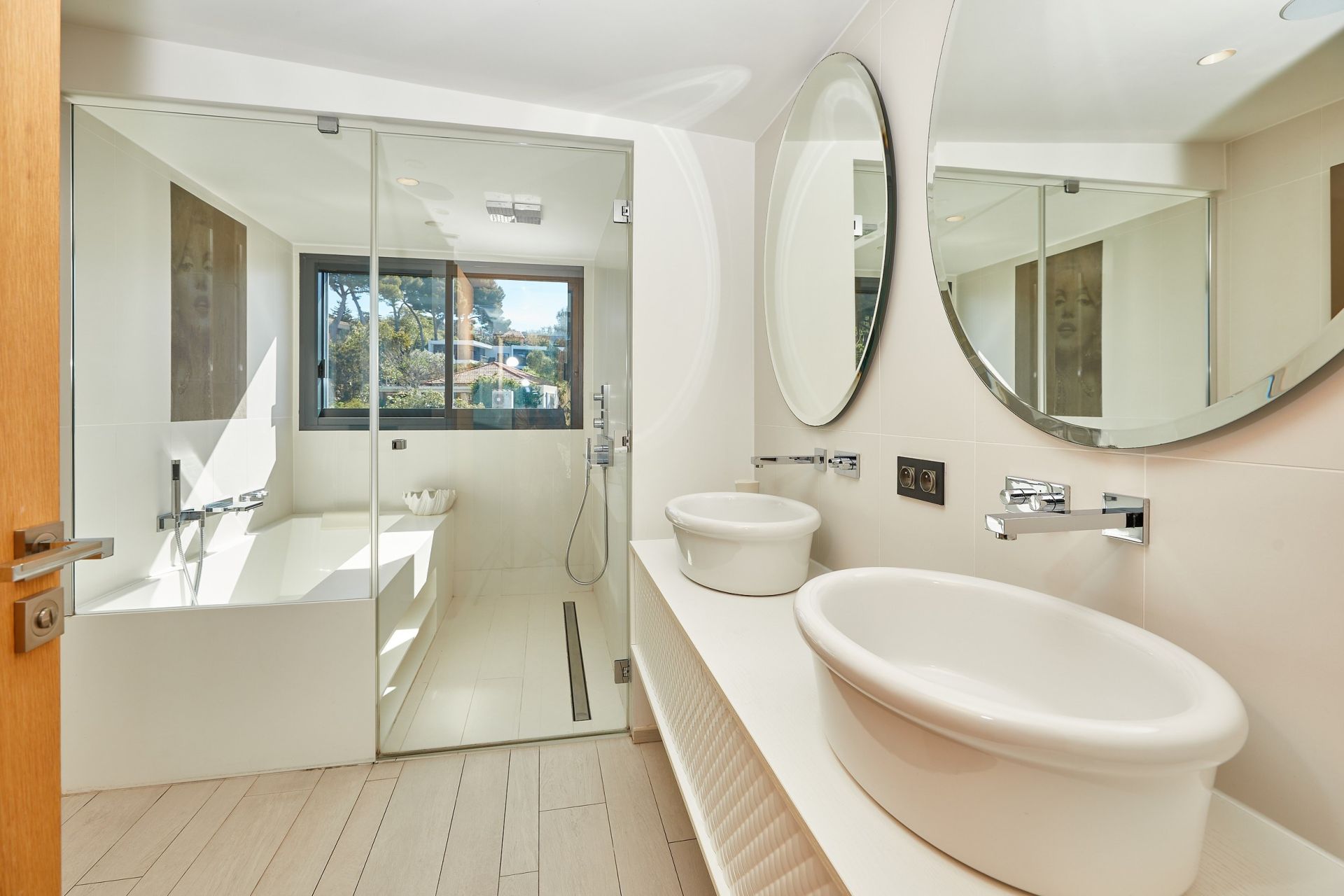 house 8 Rooms for sale on SETE (34200)