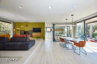 house 8 Rooms for sale on SETE (34200)