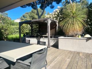 house 8 Rooms for sale on SETE (34200)