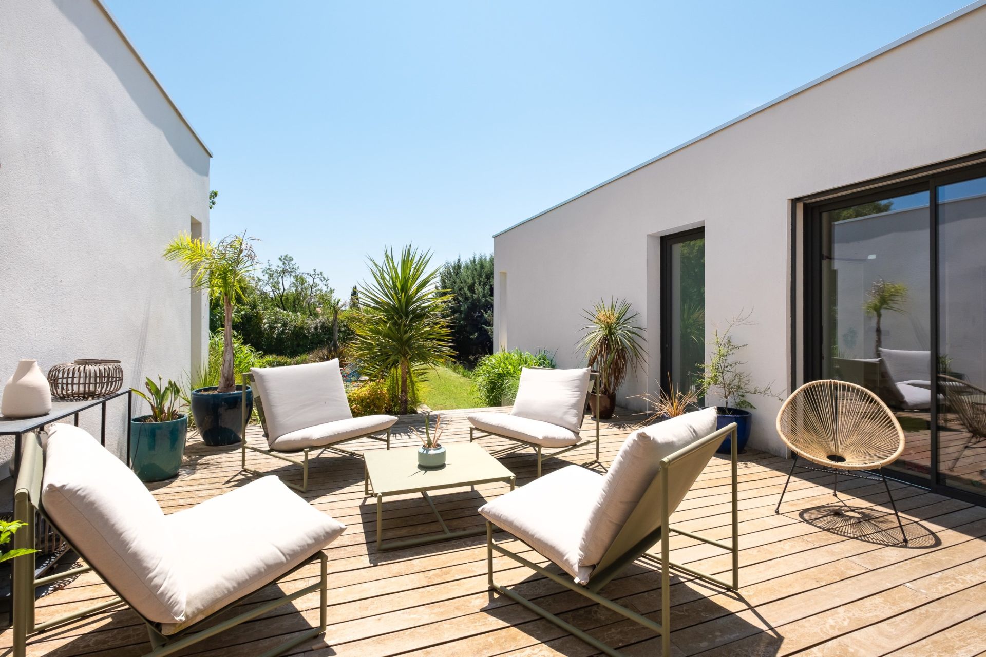 house 5 Rooms for sale on PEZENAS (34120)