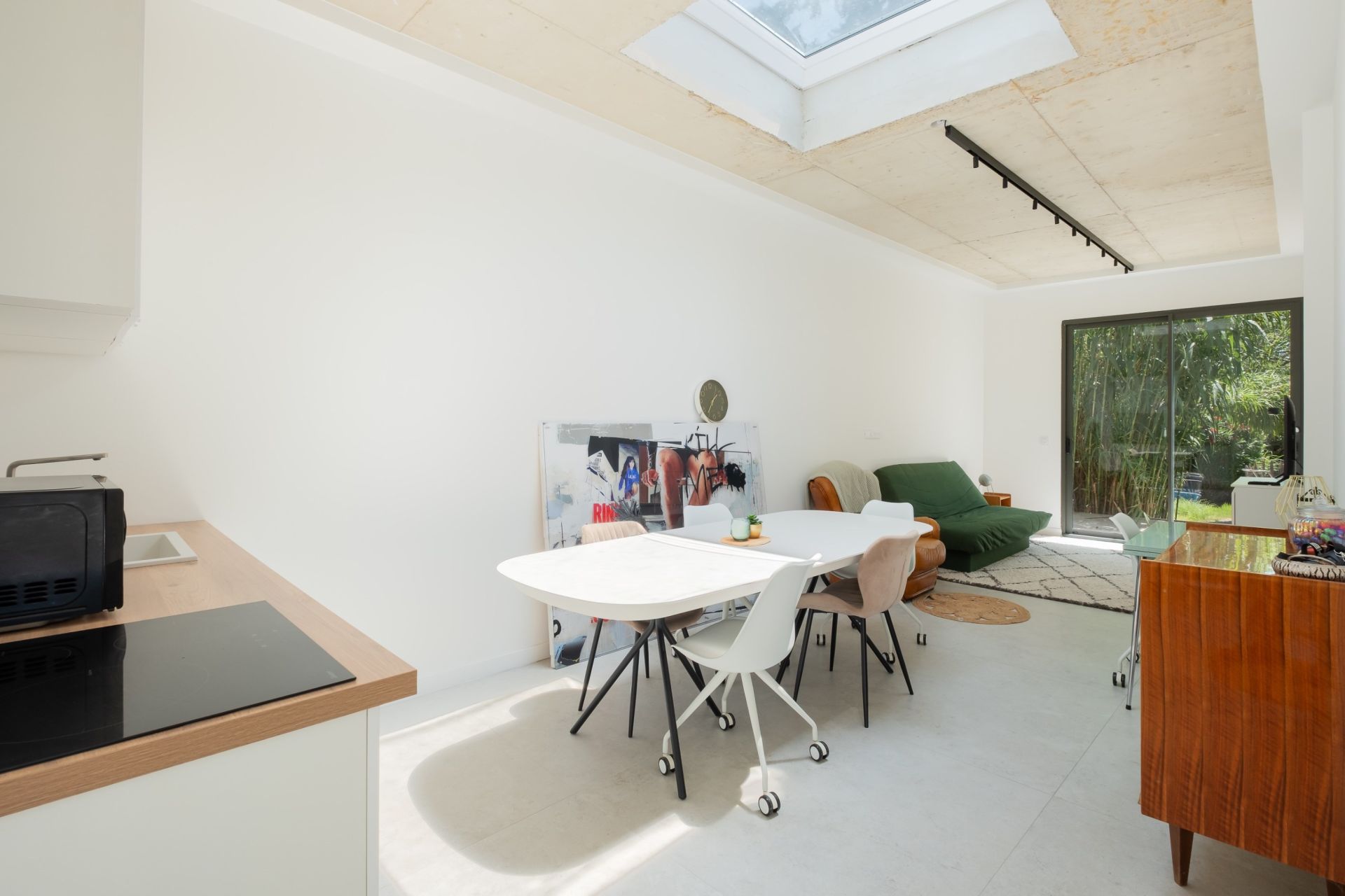 house 5 Rooms for sale on PEZENAS (34120)