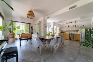 house 7 Rooms for sale on MONTPELLIER (34000)