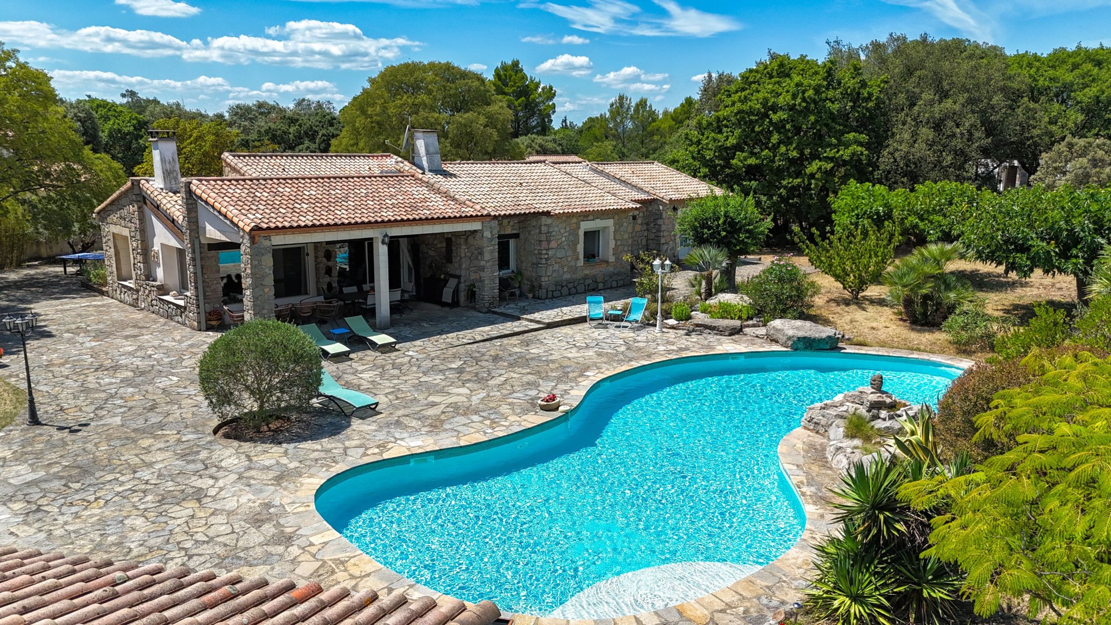 house 6 Rooms for sale on CAZEVIEILLE (34270)