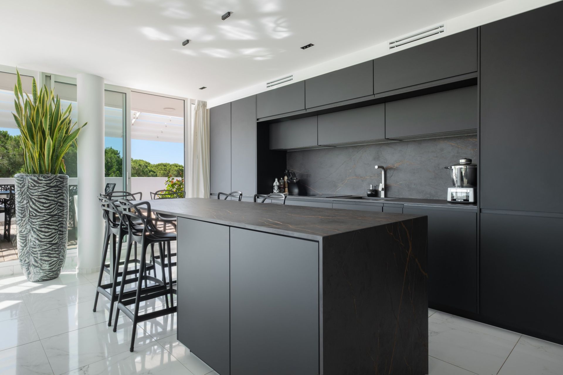 apartment 5 Rooms for sale on LA GRANDE MOTTE (34280)