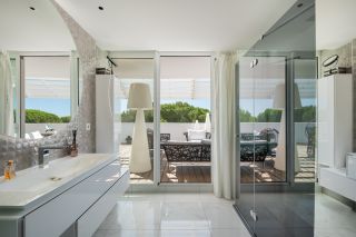 apartment 5 Rooms for sale on LA GRANDE MOTTE (34280)