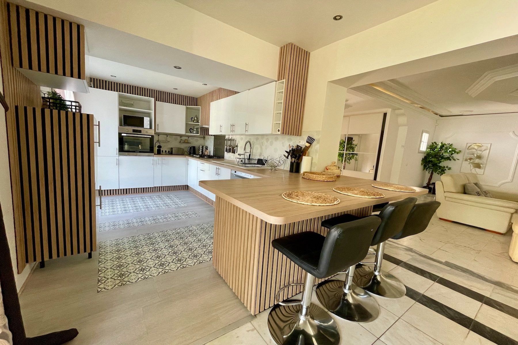 house 10 Rooms for sale on GRABELS (34790)