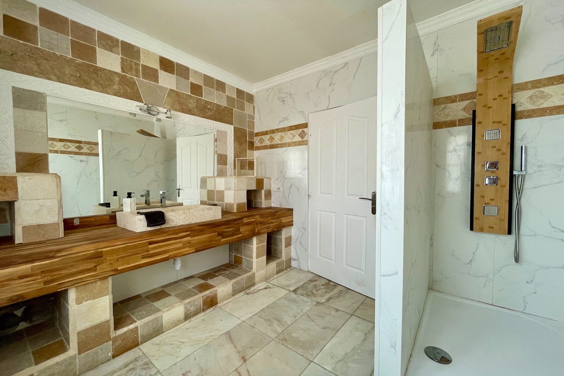 house 10 Rooms for sale on GRABELS (34790)