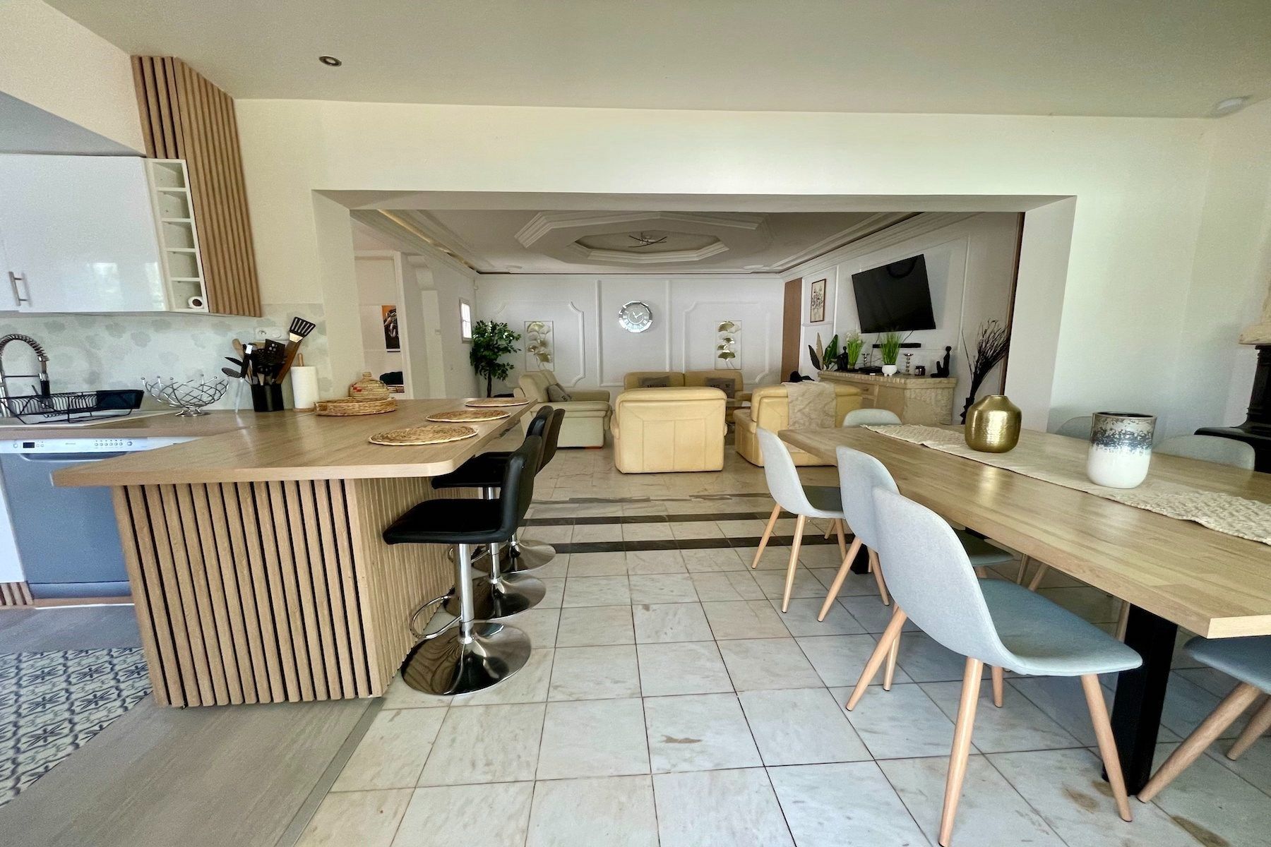 house 10 Rooms for sale on GRABELS (34790)