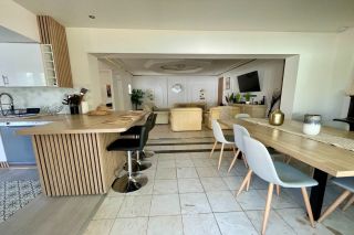 house 10 Rooms for sale on GRABELS (34790)