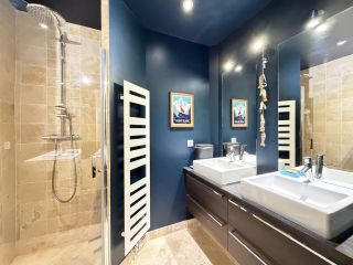 apartment 5 Rooms for sale on MONTPELLIER (34000)