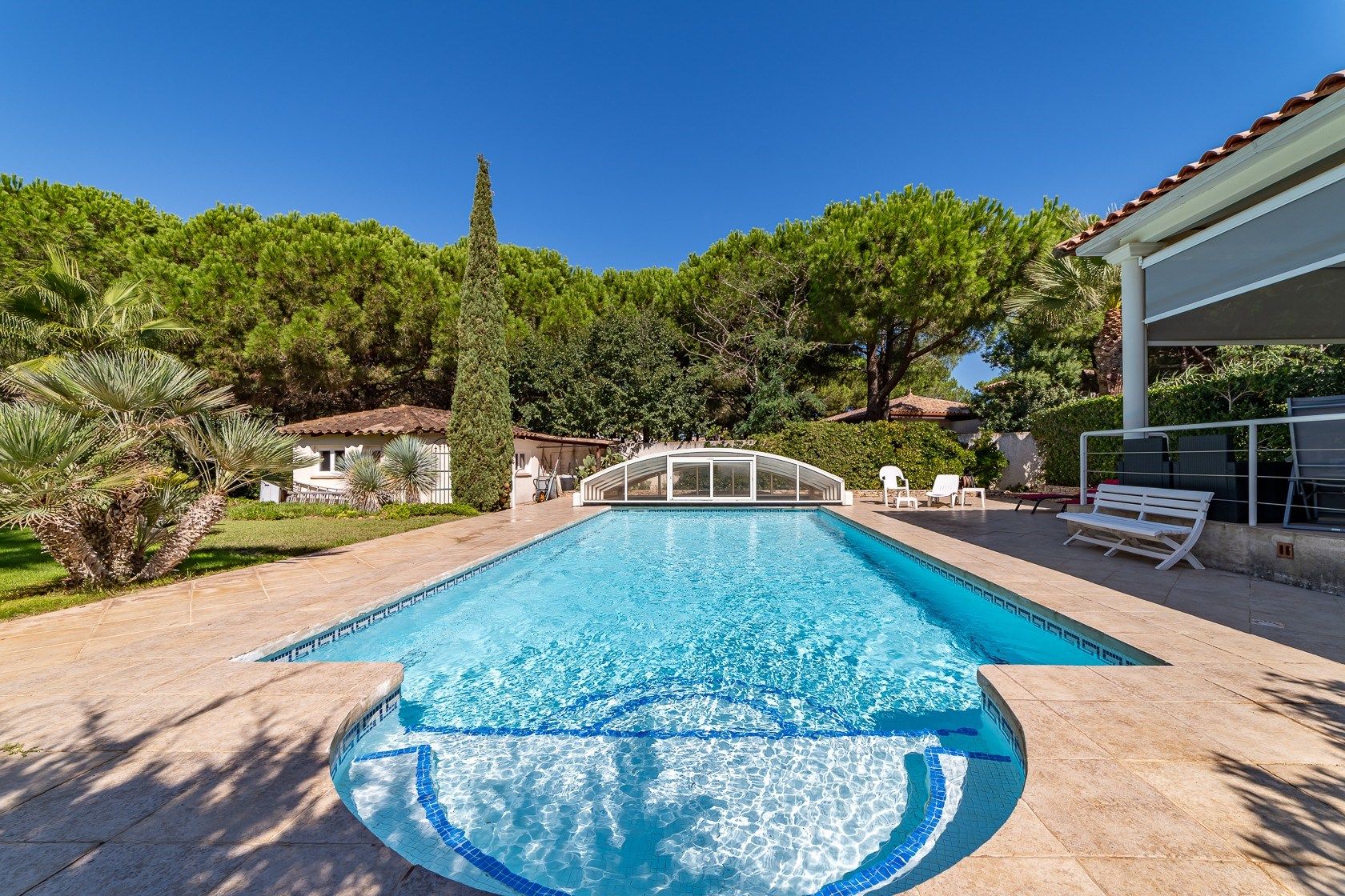 house 7 Rooms for sale on AGDE (34300)