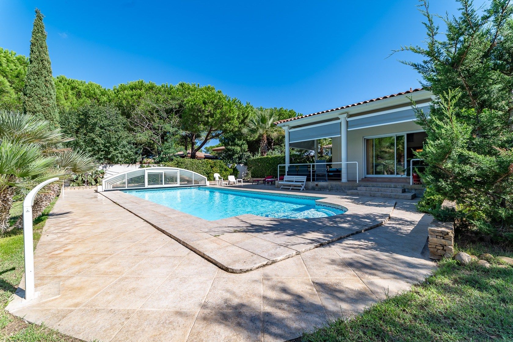 house 7 Rooms for sale on AGDE (34300)