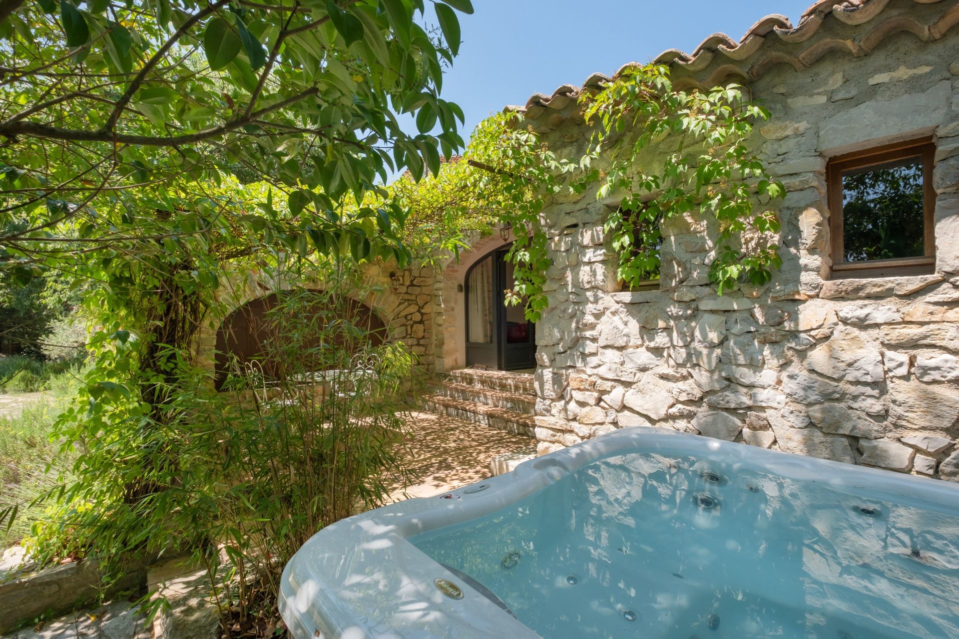 mas 9 Rooms for sale on MONTPELLIER (34000)