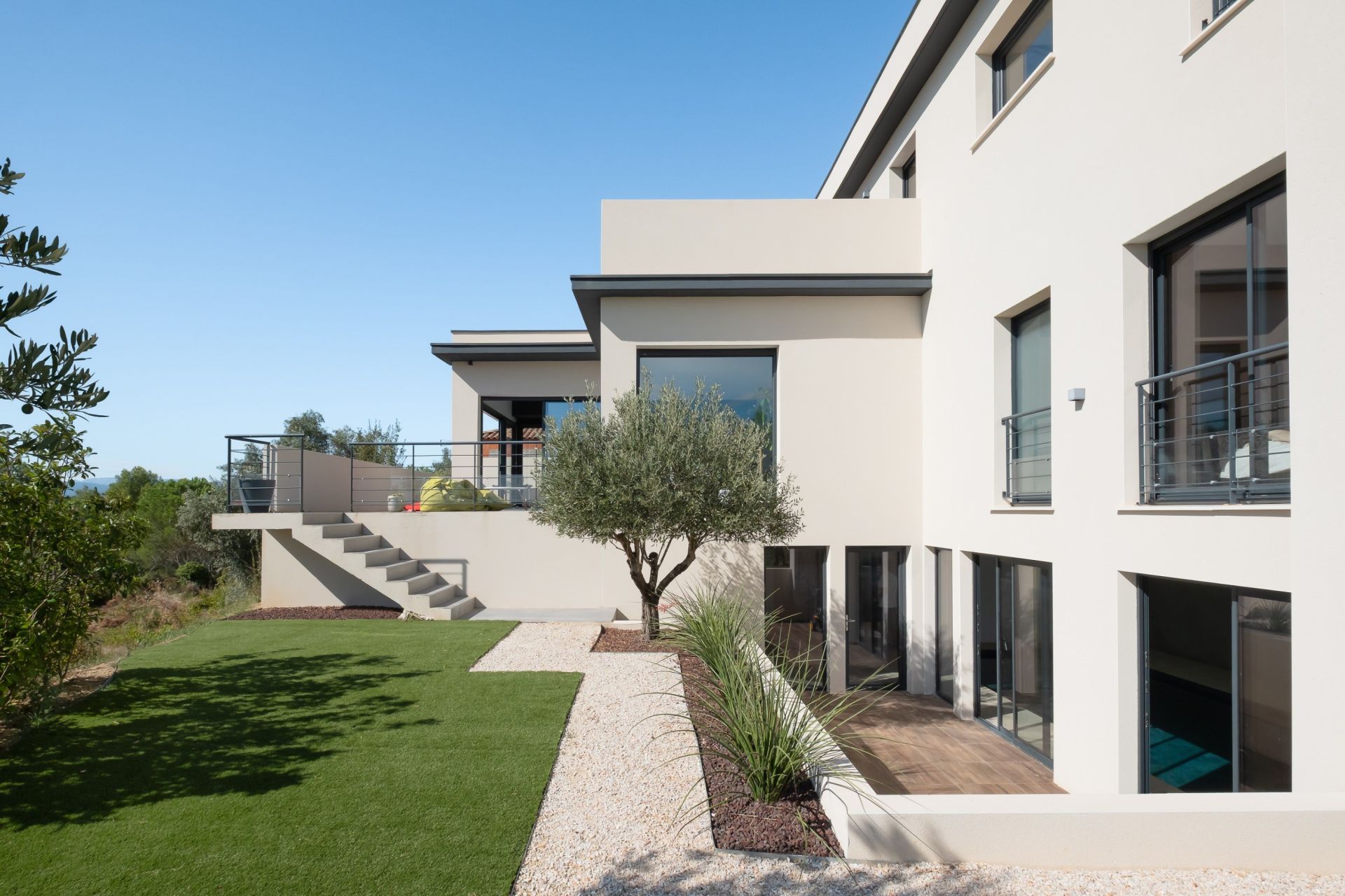 house 5 Rooms for sale on BEZIERS (34500)