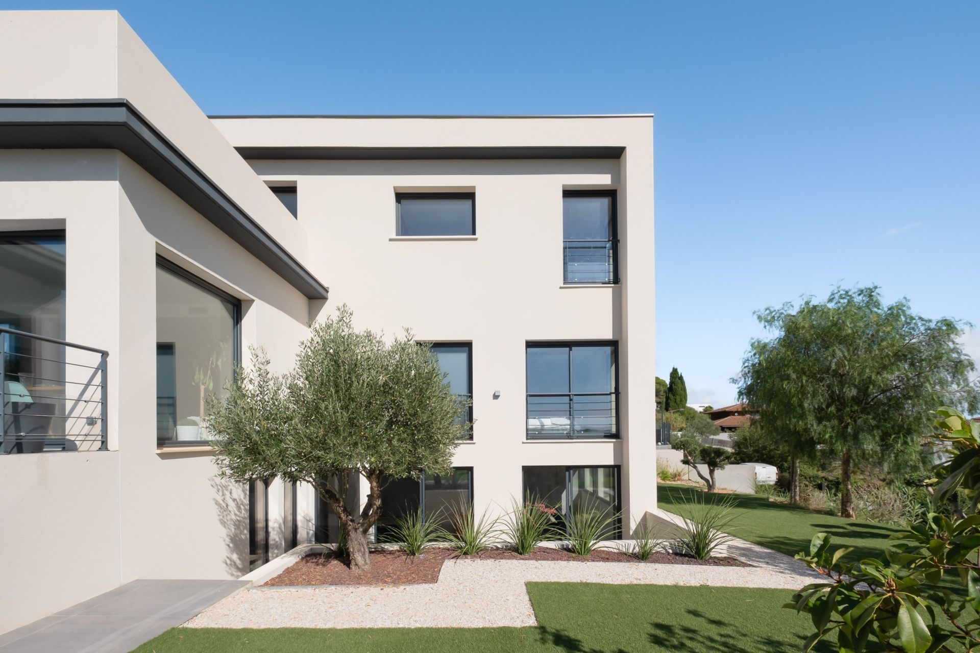 house 5 Rooms for sale on BEZIERS (34500)