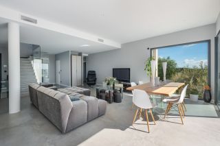 house 5 Rooms for sale on BEZIERS (34500)