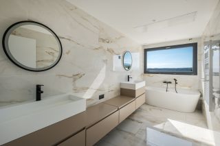 house 5 Rooms for sale on BEZIERS (34500)