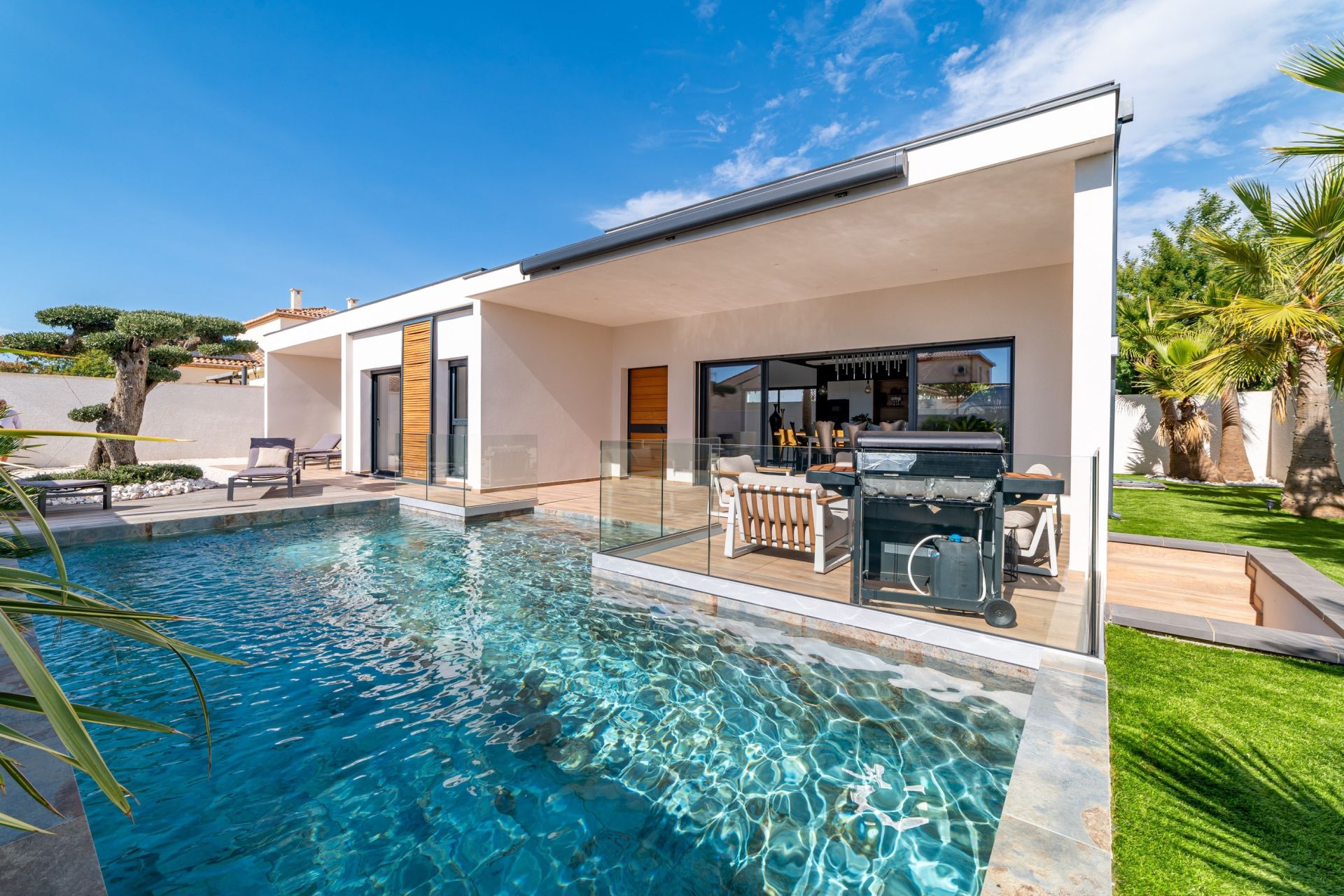 house 5 Rooms for sale on AGDE (34300)