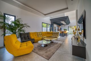 house 5 Rooms for sale on AGDE (34300)