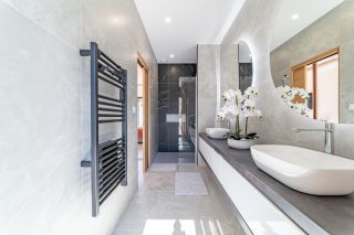 house 5 Rooms for sale on AGDE (34300)