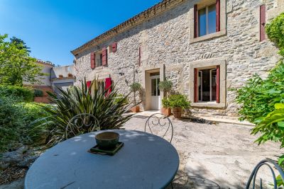 Sale House Sommières 5 Rooms 242 m²