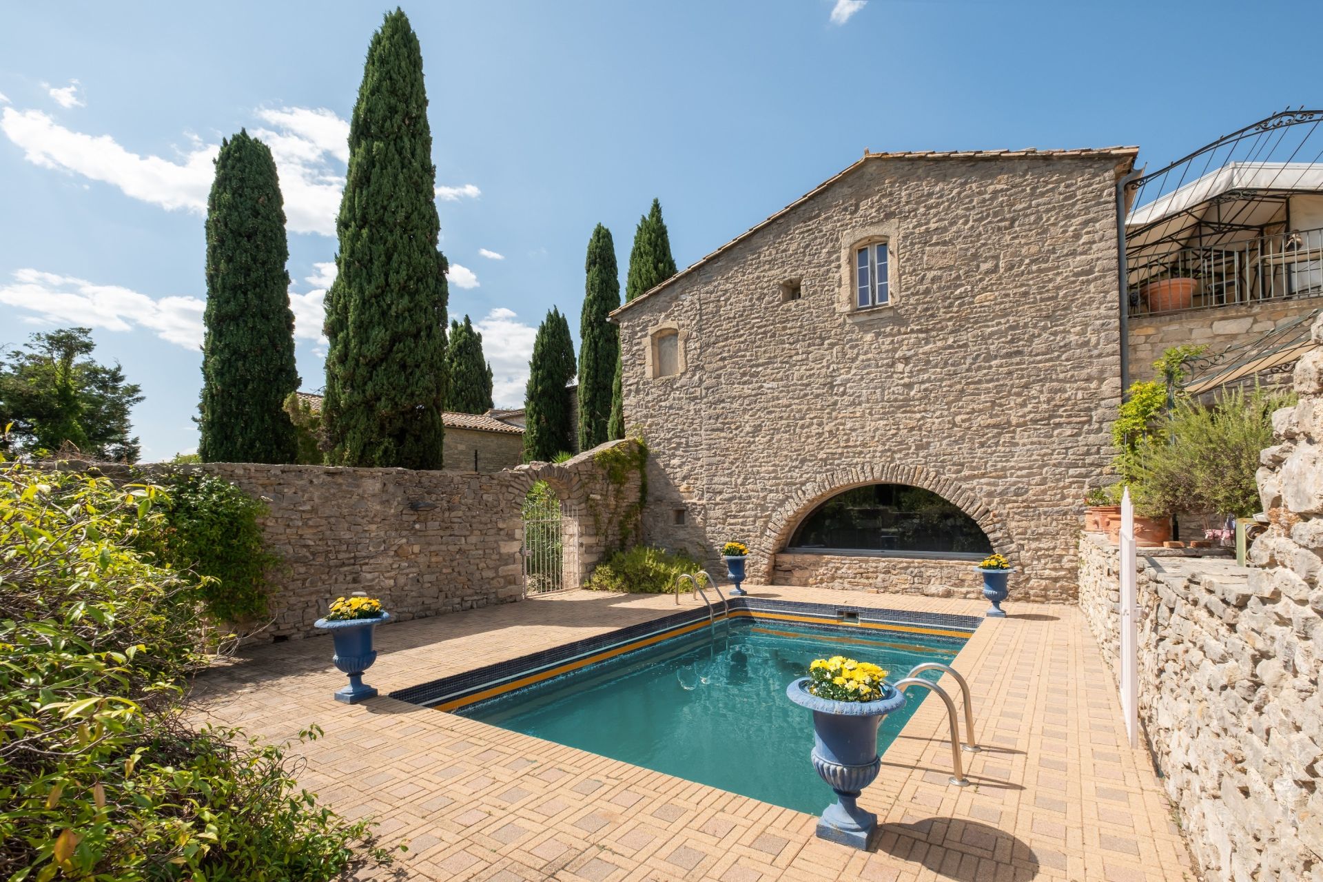 mas 17 Pièces en vente sur ST BAUZILLE DE MONTMEL (34160)