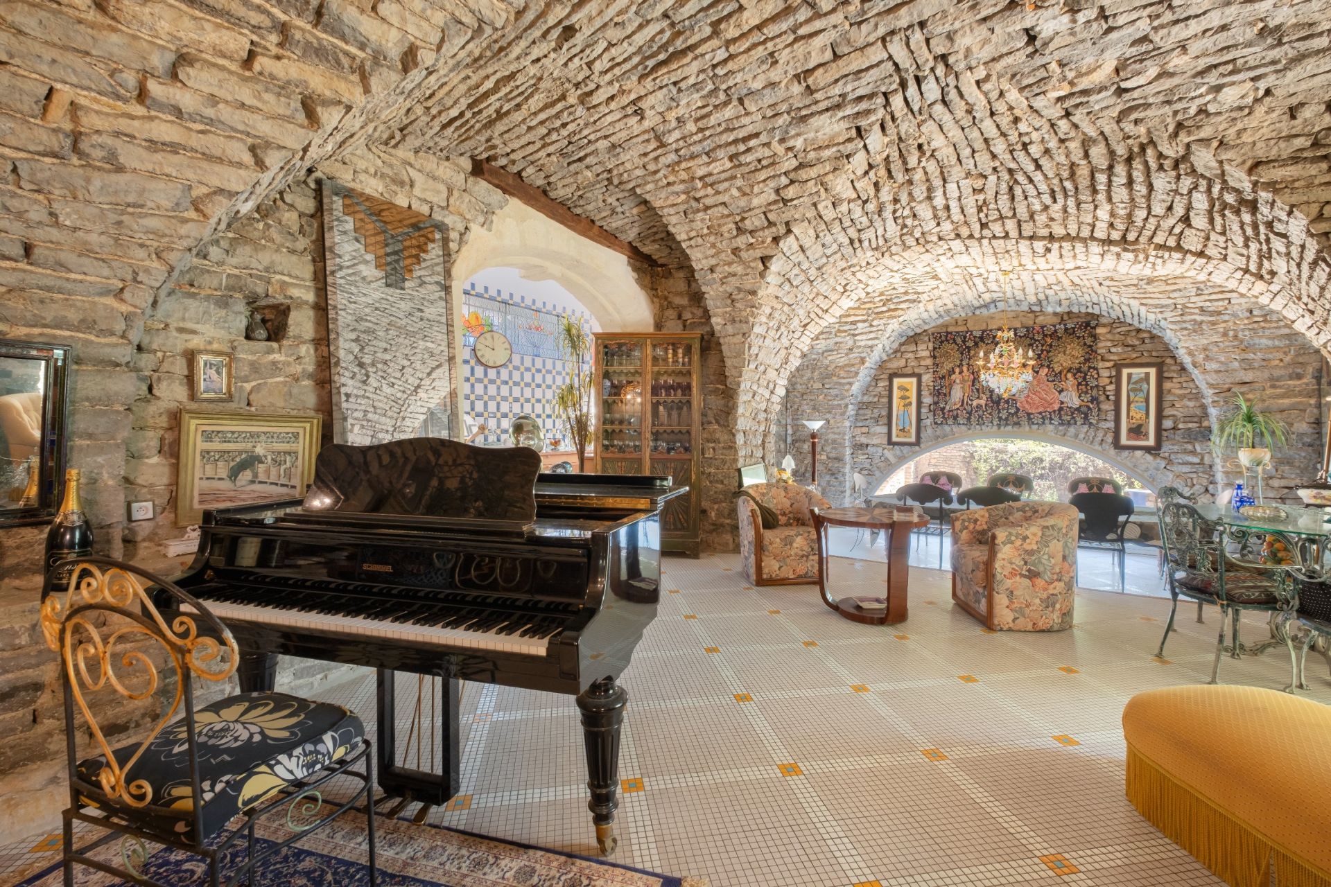 mas 17 Pièces en vente sur ST BAUZILLE DE MONTMEL (34160)