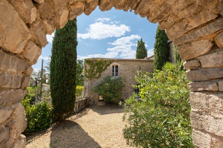 mas 17 Pièces en vente sur ST BAUZILLE DE MONTMEL (34160)