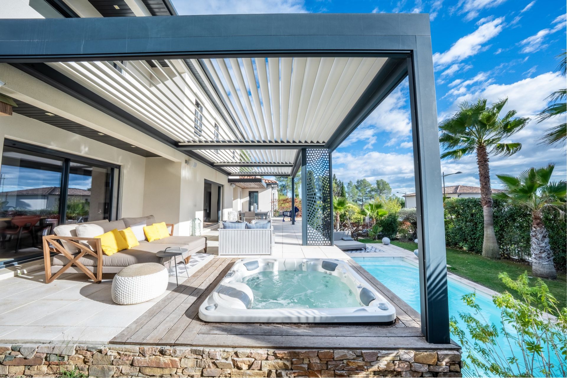 villa 6 Rooms for sale on MONTFERRIER SUR LEZ (34980)