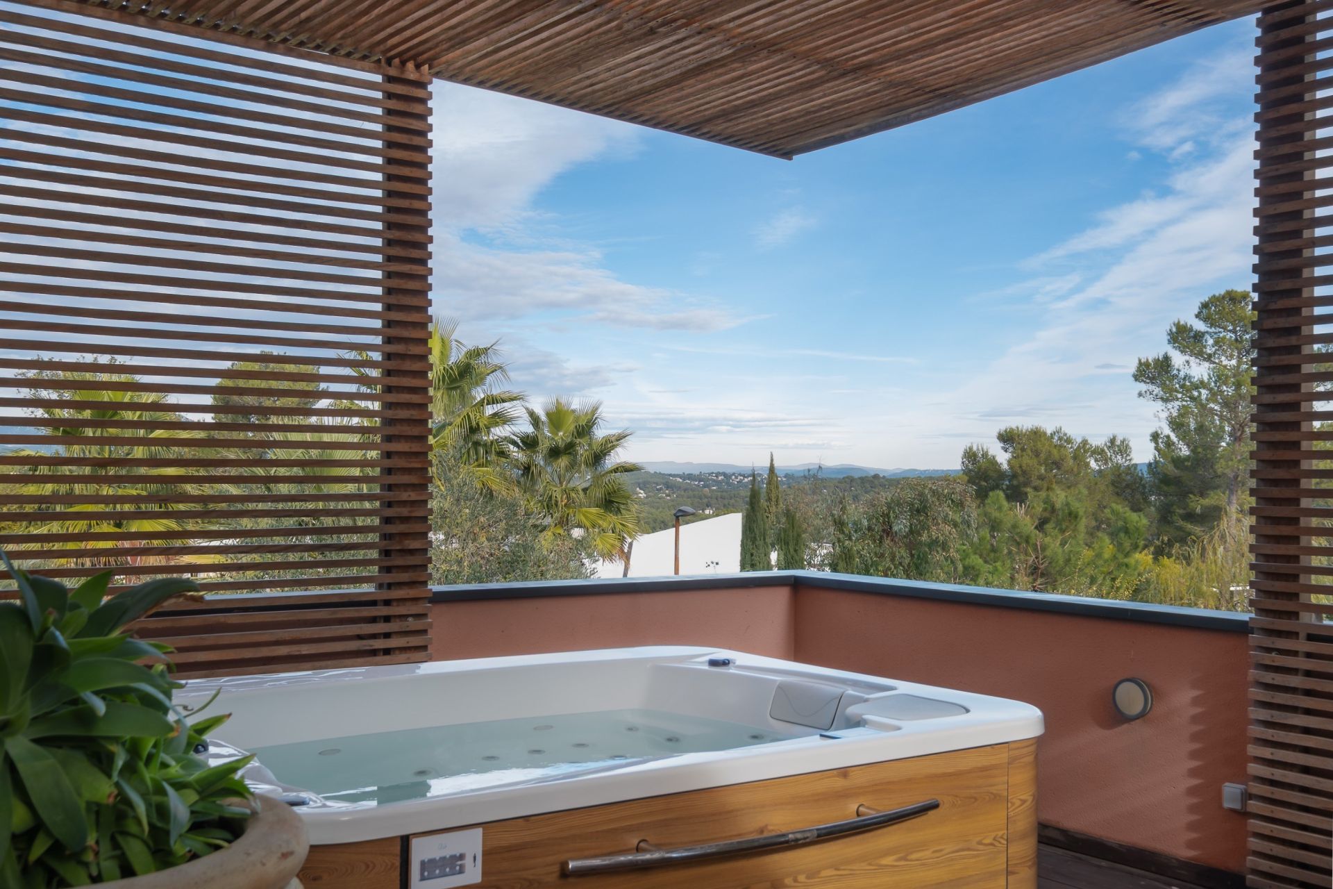 maison 7 Pièces en vente sur ST CLEMENT DE RIVIERE (34980)