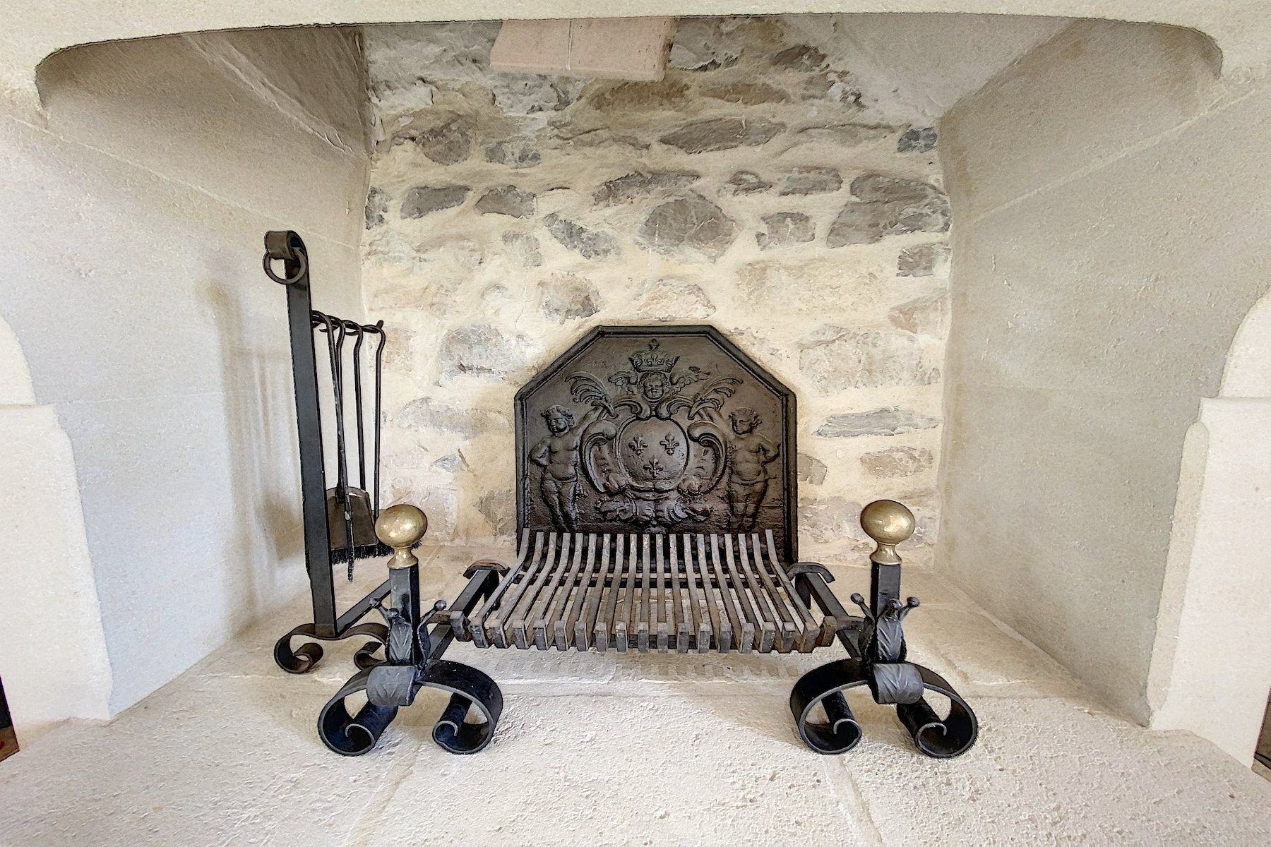 house 7 Rooms for sale on ST LAURENT D AIGOUZE (30220)