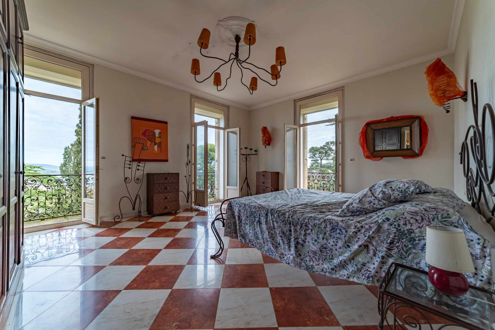 house 6 Rooms for sale on SETE (34200)