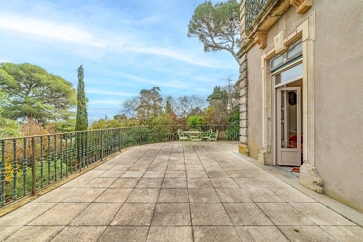 house 8 Rooms for sale on SETE (34200)