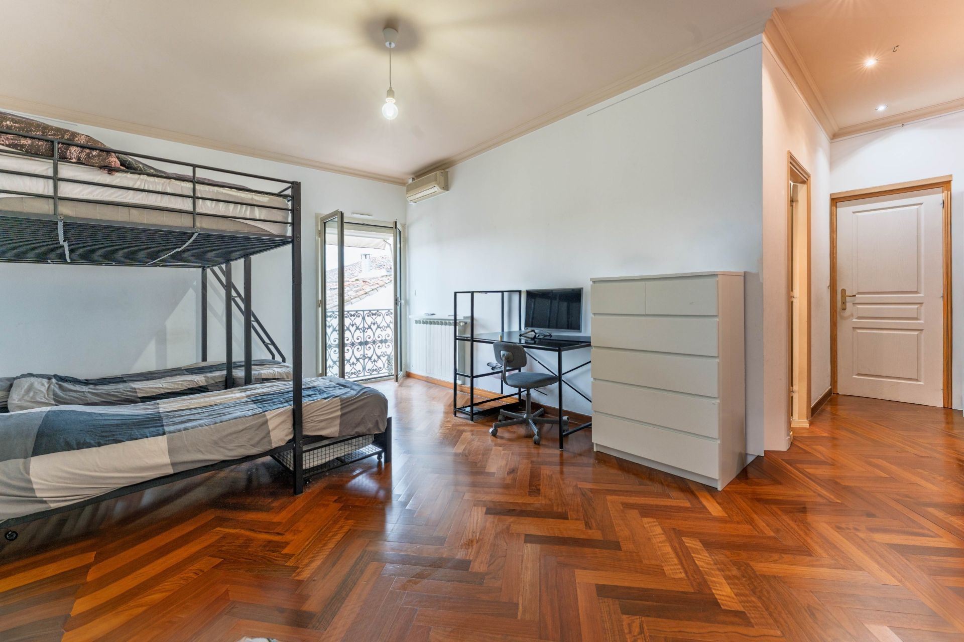 apartment 4 Rooms for sale on MONTPELLIER (34000)