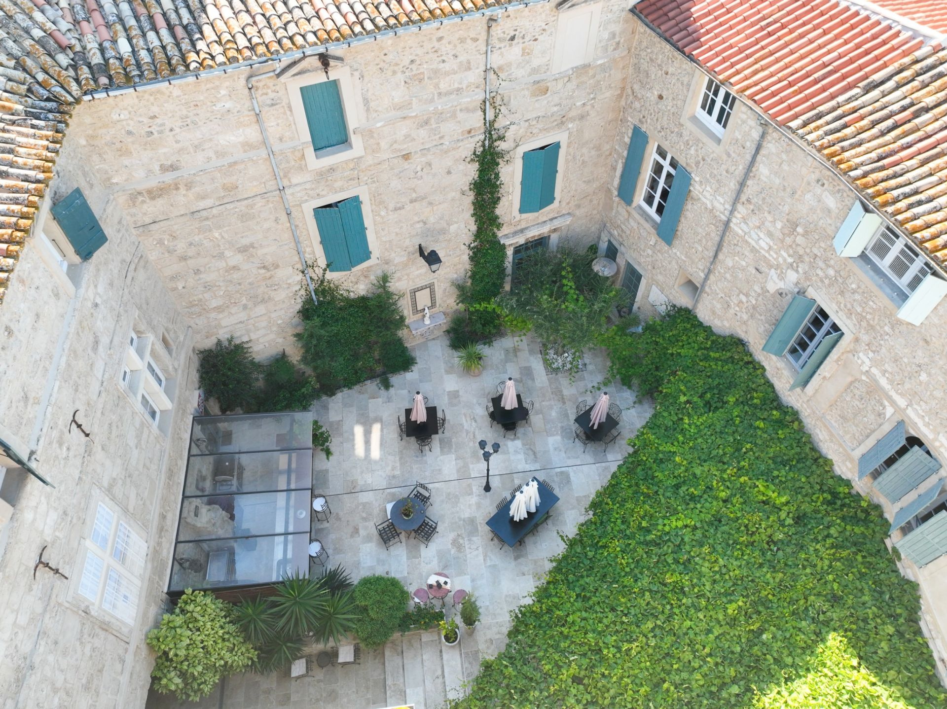 castle 16 Rooms for sale on BEZIERS (34500)