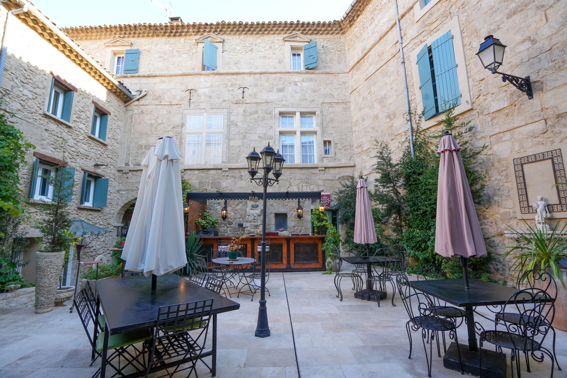 castle 16 Rooms for sale on BEZIERS (34500)